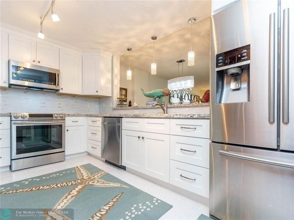 For Sale: $459,000 (2 beds, 2 baths, 1200 Square Feet)