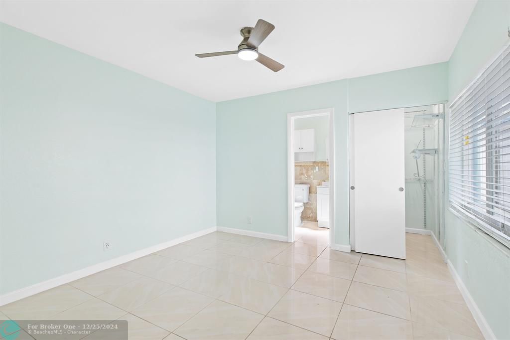 For Sale: $2,700 (2 beds, 2 baths, 838 Square Feet)