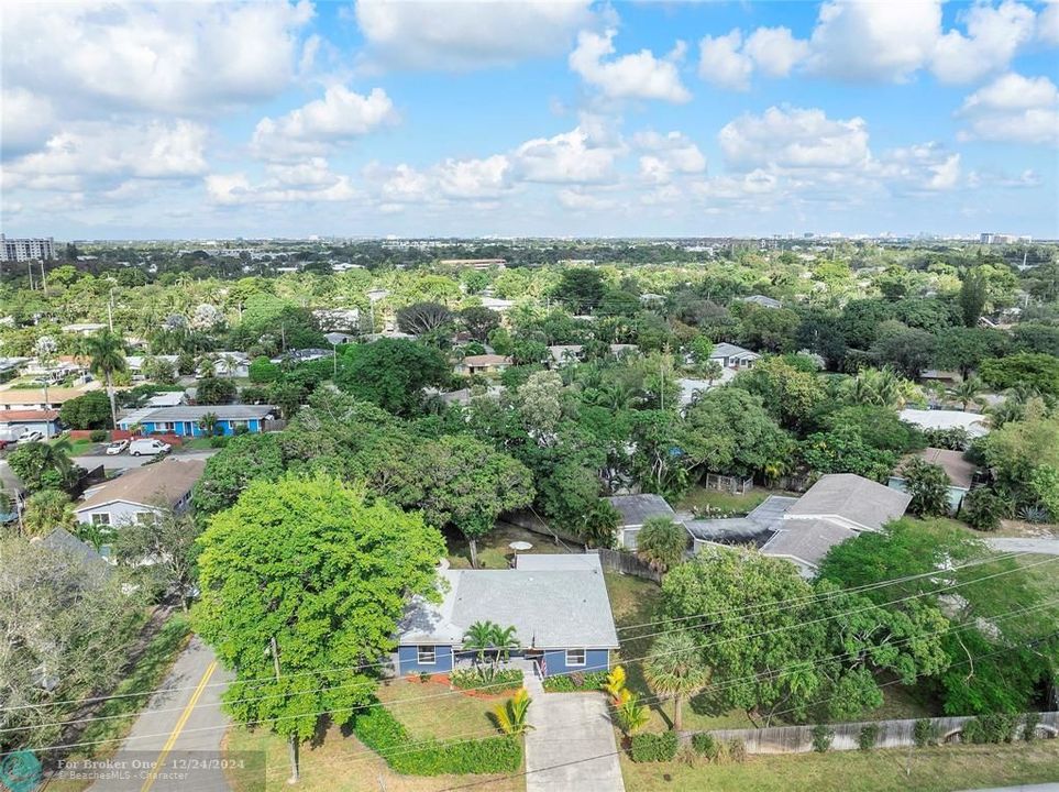 For Sale: $990,000 (3 beds, 2 baths, 1643 Square Feet)