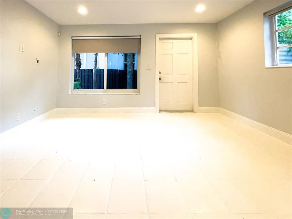 For Sale: $2,300 (2 beds, 1 baths, 1344 Square Feet)