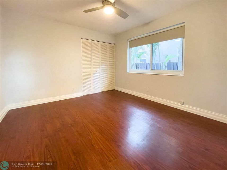 For Sale: $2,300 (2 beds, 1 baths, 1344 Square Feet)