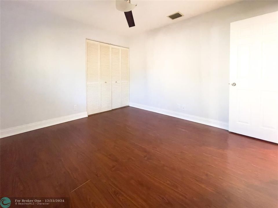 For Sale: $2,300 (2 beds, 1 baths, 1344 Square Feet)