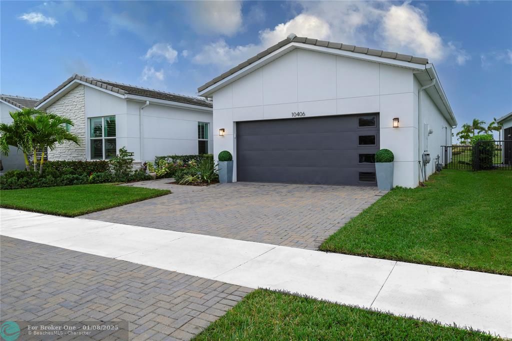 For Sale: $859,000 (3 beds, 2 baths, 2838 Square Feet)