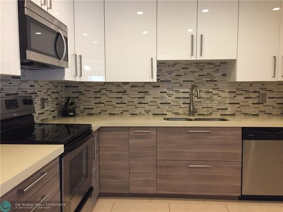 For Rent: $2,650 (2 beds, 2 baths, 1372 Square Feet)