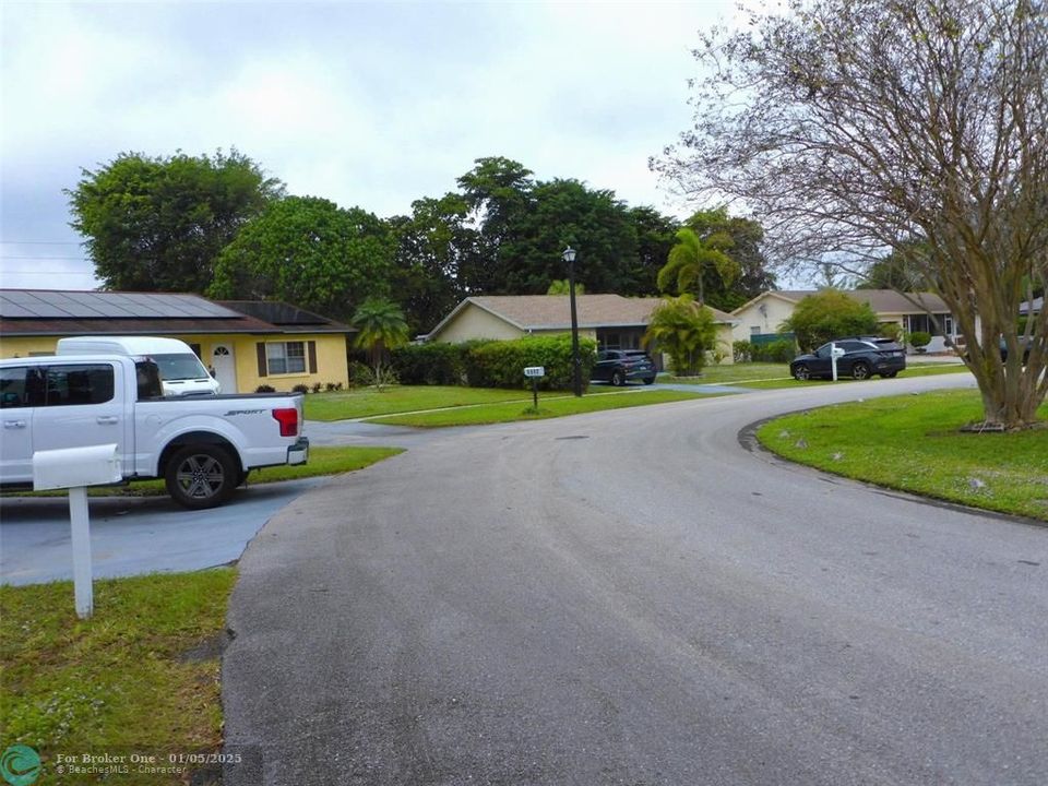 For Sale: $550,000 (4 beds, 2 baths, 1674 Square Feet)