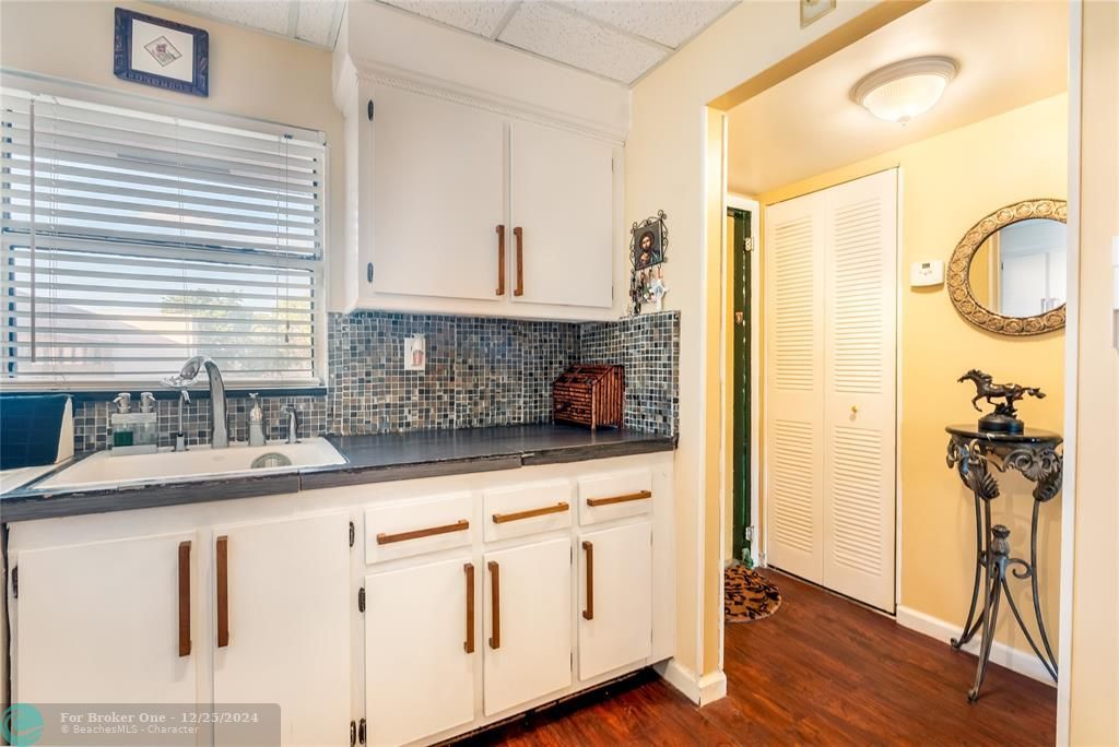 For Sale: $115,000 (1 beds, 1 baths, 630 Square Feet)