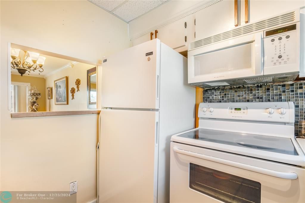 For Sale: $115,000 (1 beds, 1 baths, 630 Square Feet)