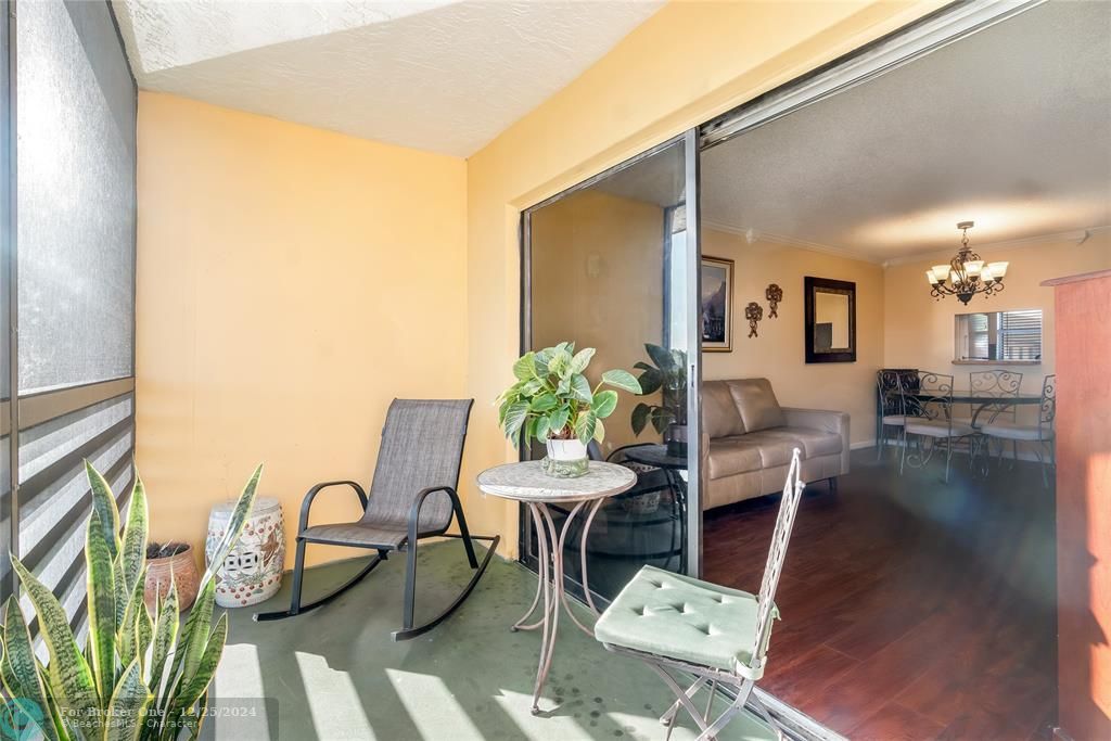 For Sale: $115,000 (1 beds, 1 baths, 630 Square Feet)