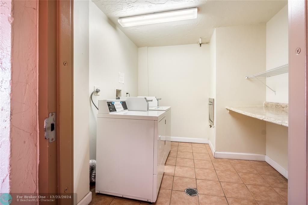 For Sale: $115,000 (1 beds, 1 baths, 630 Square Feet)