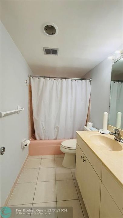 For Sale: $260,000 (2 beds, 2 baths, 1000 Square Feet)