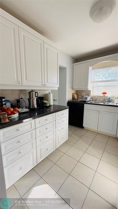 For Sale: $260,000 (2 beds, 2 baths, 1000 Square Feet)