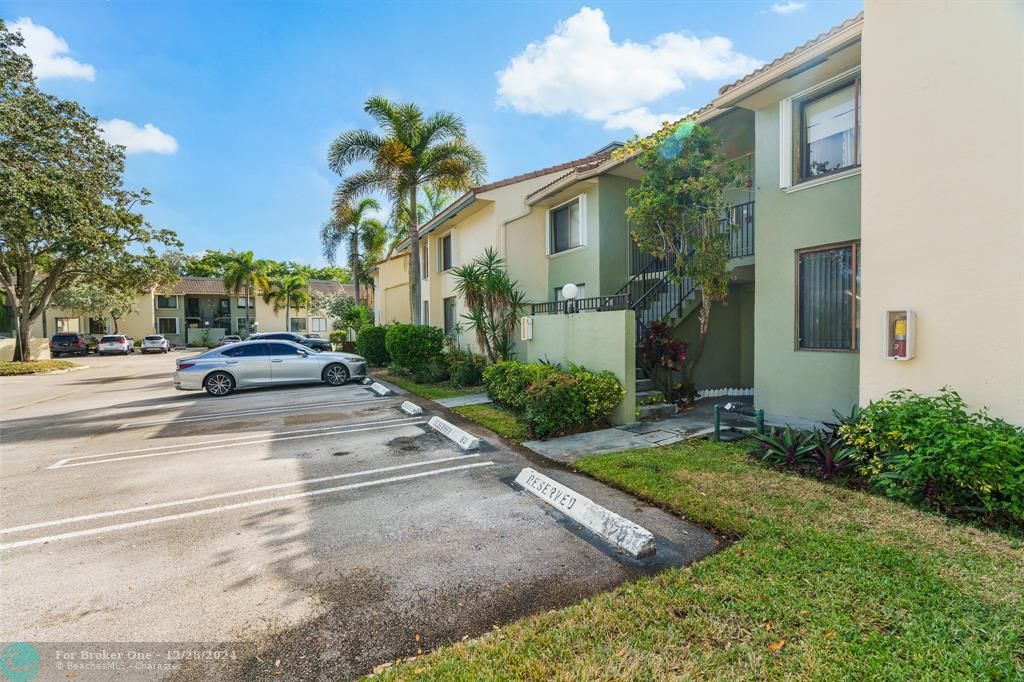 For Sale: $349,900 (3 beds, 2 baths, 1390 Square Feet)