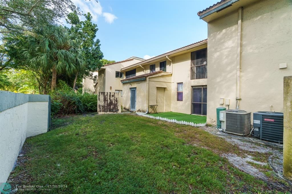 For Sale: $349,900 (3 beds, 2 baths, 1390 Square Feet)