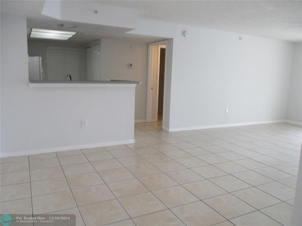 For Rent: $2,300 (2 beds, 2 baths, 1246 Square Feet)