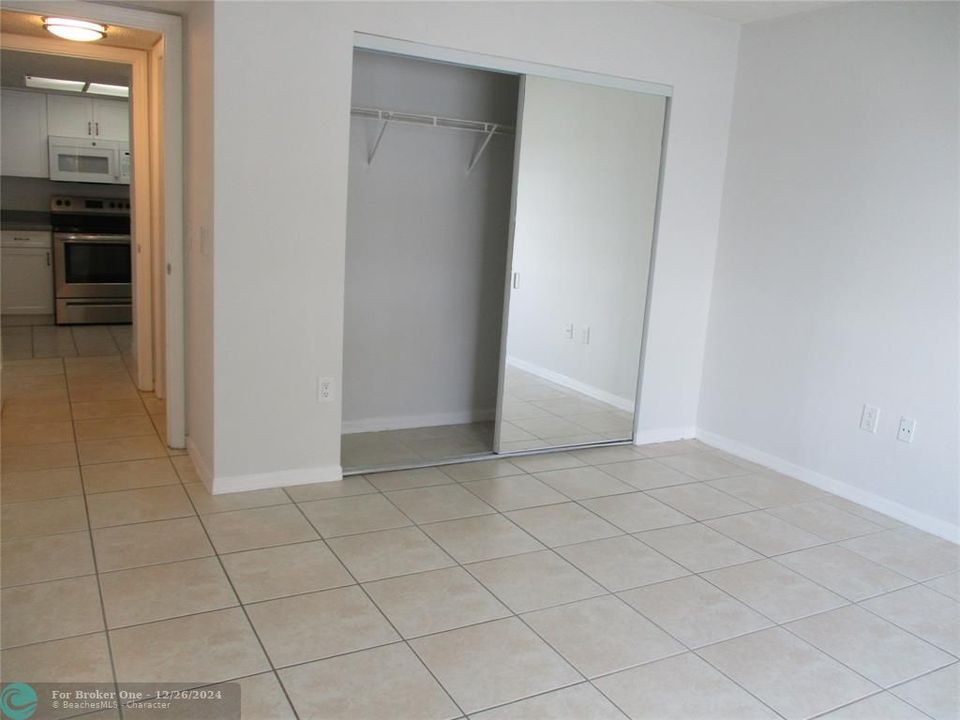 For Rent: $2,300 (2 beds, 2 baths, 1246 Square Feet)