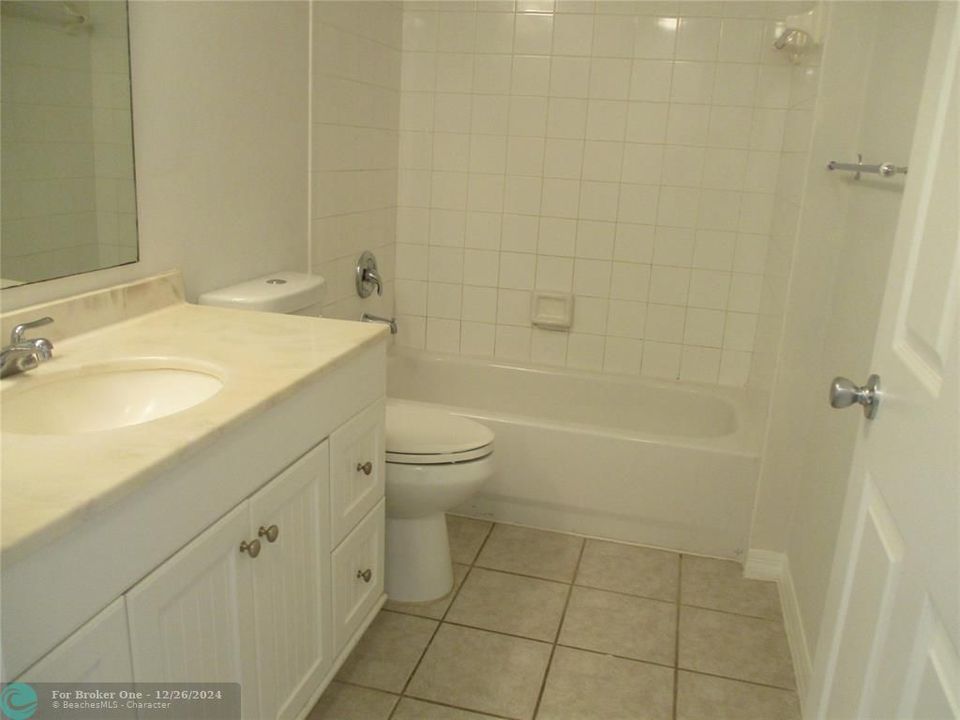 For Rent: $2,300 (2 beds, 2 baths, 1246 Square Feet)