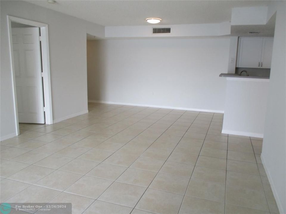 For Rent: $2,300 (2 beds, 2 baths, 1246 Square Feet)