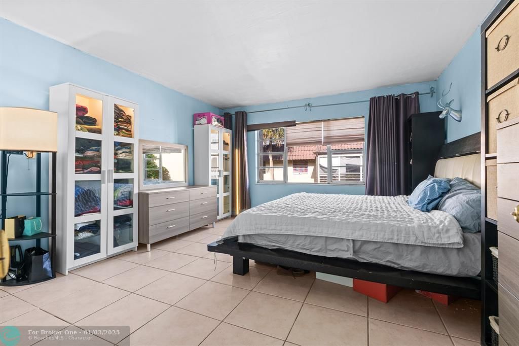 For Sale: $215,000 (2 beds, 2 baths, 1245 Square Feet)