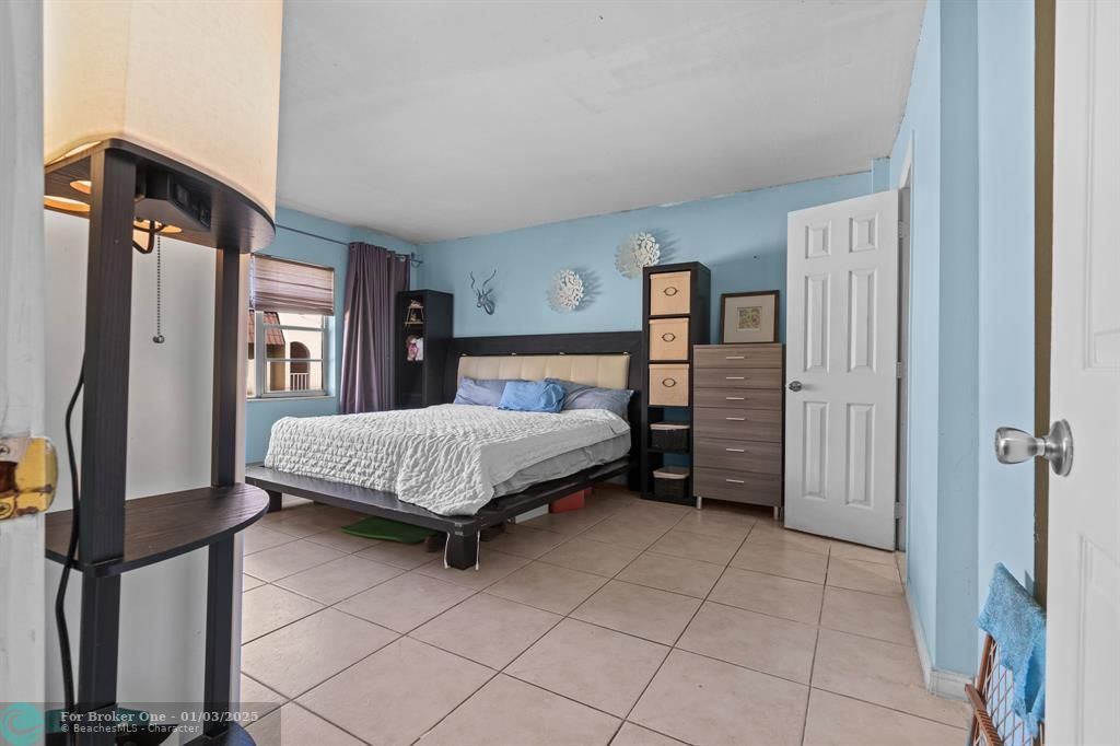 For Sale: $215,000 (2 beds, 2 baths, 1245 Square Feet)