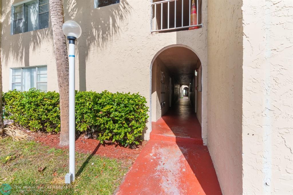 For Sale: $215,000 (2 beds, 2 baths, 1245 Square Feet)