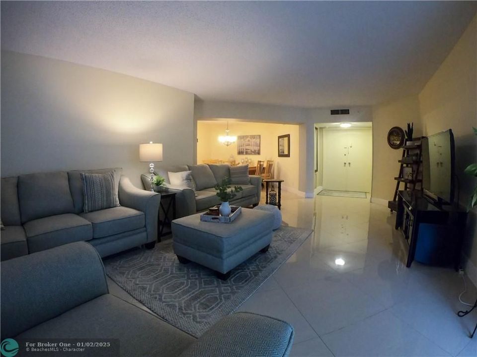 For Rent: $4,200 (2 beds, 2 baths, 1487 Square Feet)