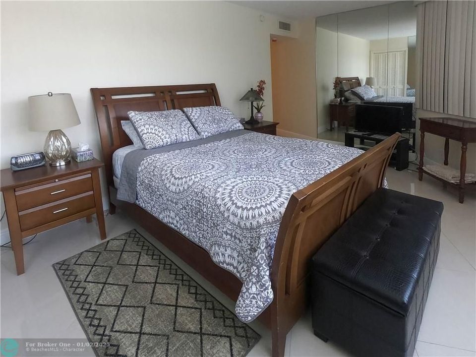 For Rent: $4,200 (2 beds, 2 baths, 1487 Square Feet)