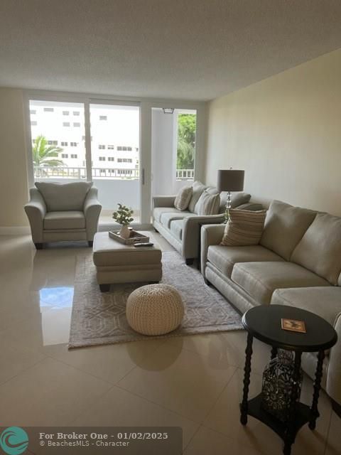 For Rent: $4,200 (2 beds, 2 baths, 1487 Square Feet)