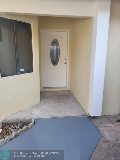 For Rent: $3,000 (3 beds, 2 baths, 1326 Square Feet)