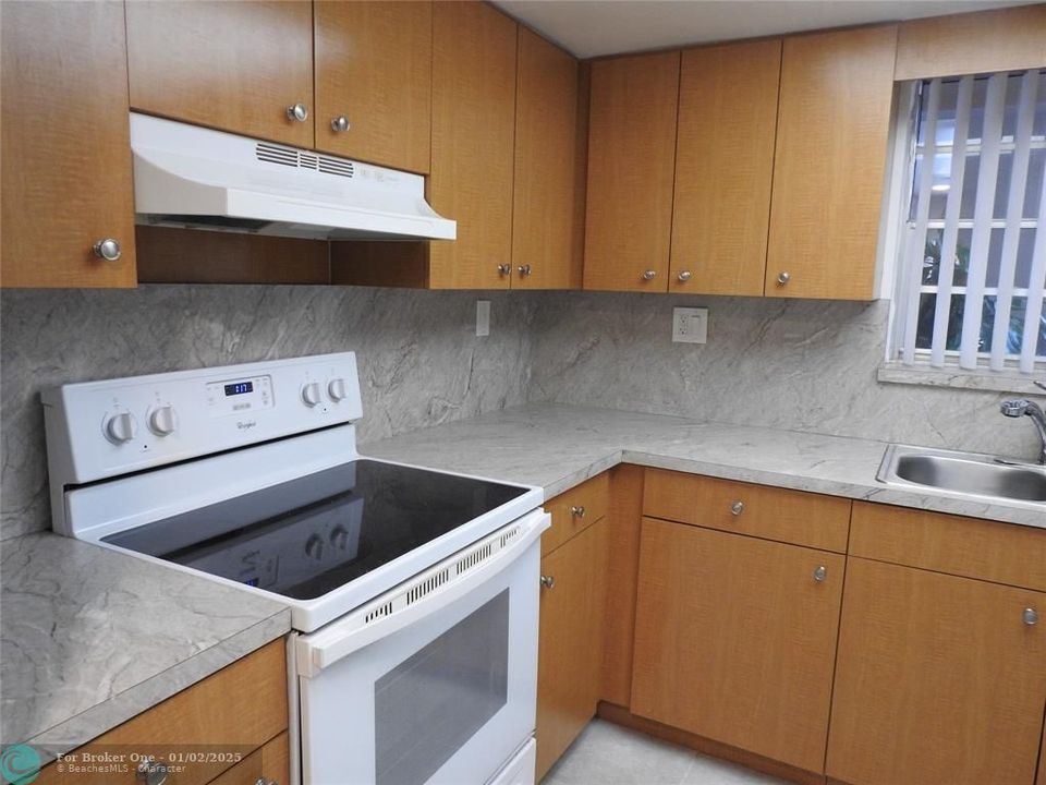 En Venta: $1,950 (2 camas, 2 baños, 1050 Pies cuadrados)