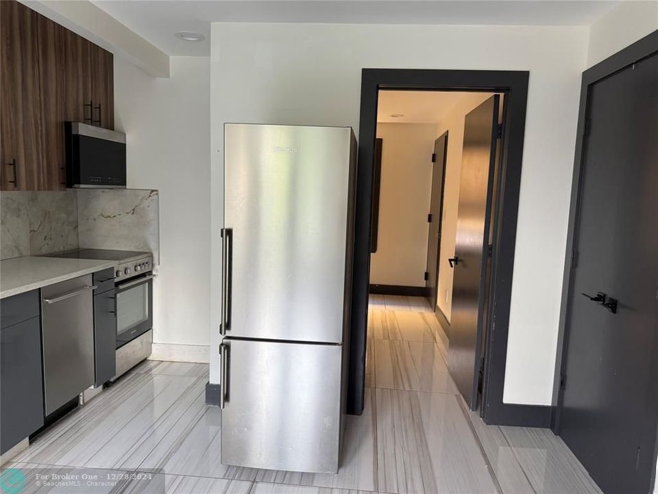 For Rent: $1,700 (1 beds, 1 baths, 0 Square Feet)