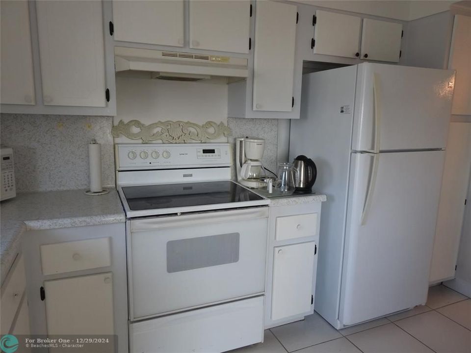 For Rent: $2,400 (2 beds, 2 baths, 1234 Square Feet)