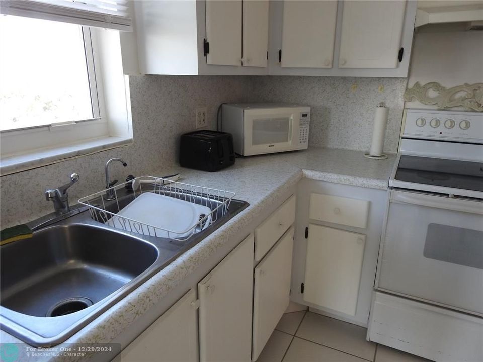 For Rent: $2,400 (2 beds, 2 baths, 1234 Square Feet)