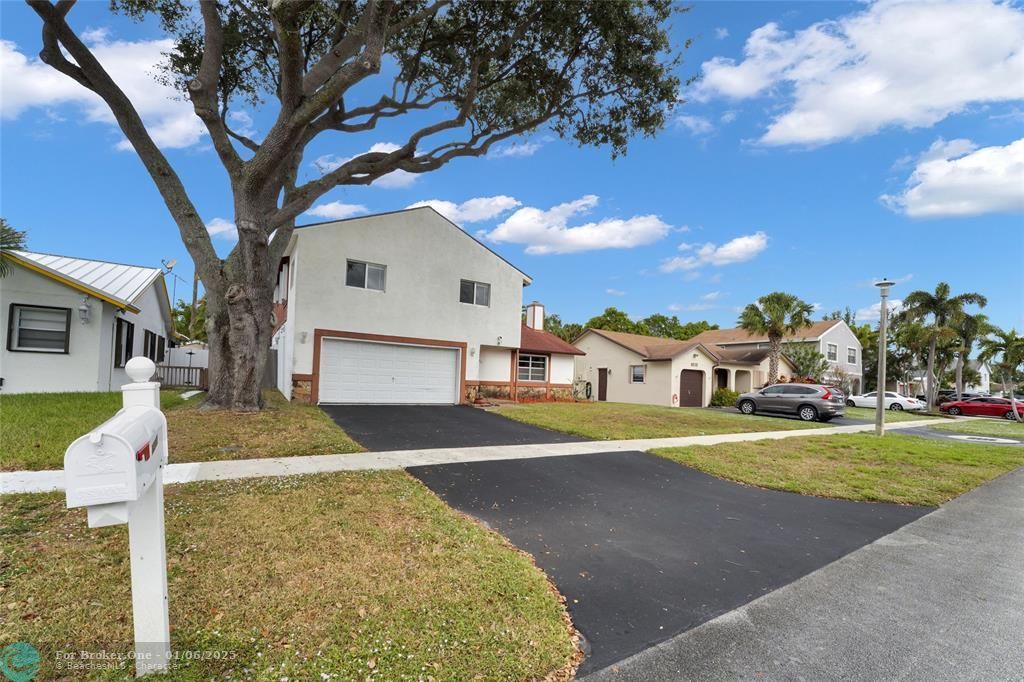 For Sale: $485,000 (3 beds, 2 baths, 1937 Square Feet)