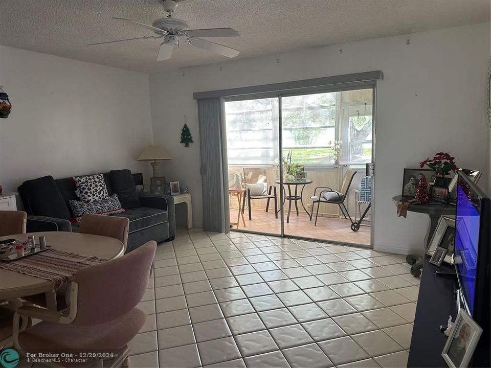 For Sale: $102,577 (1 beds, 1 baths, 480 Square Feet)