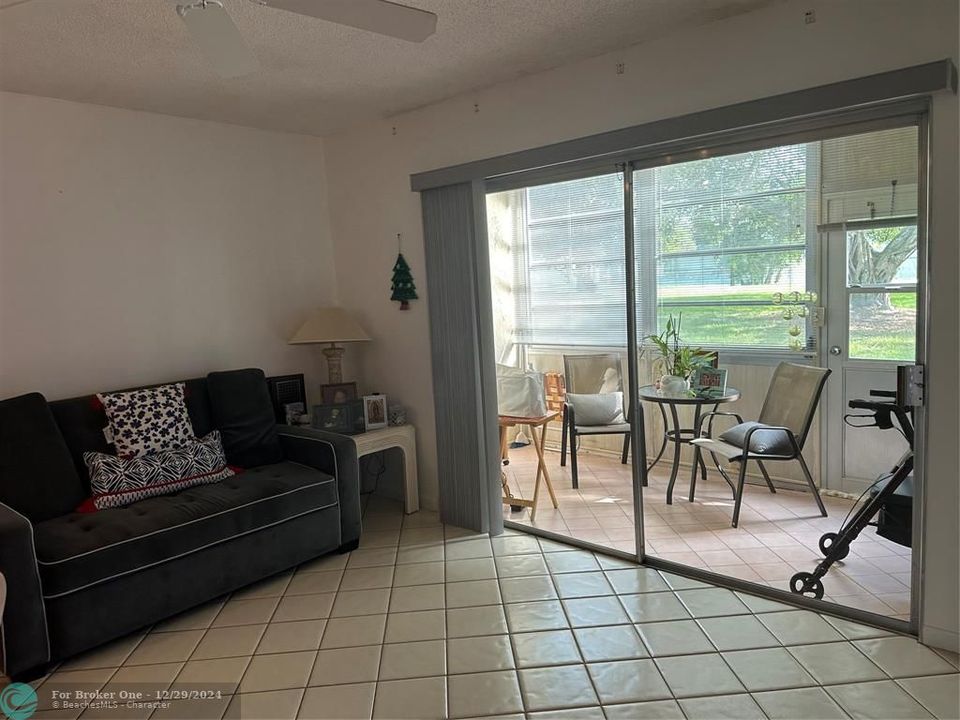 For Sale: $102,577 (1 beds, 1 baths, 480 Square Feet)