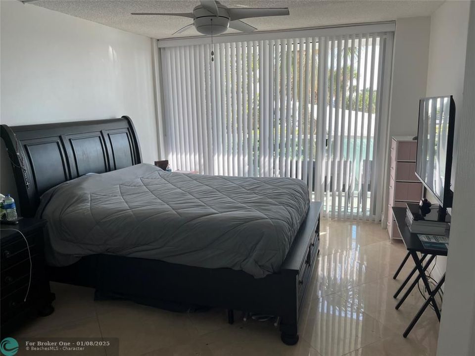 For Rent: $5,500 (3 beds, 2 baths, 1420 Square Feet)