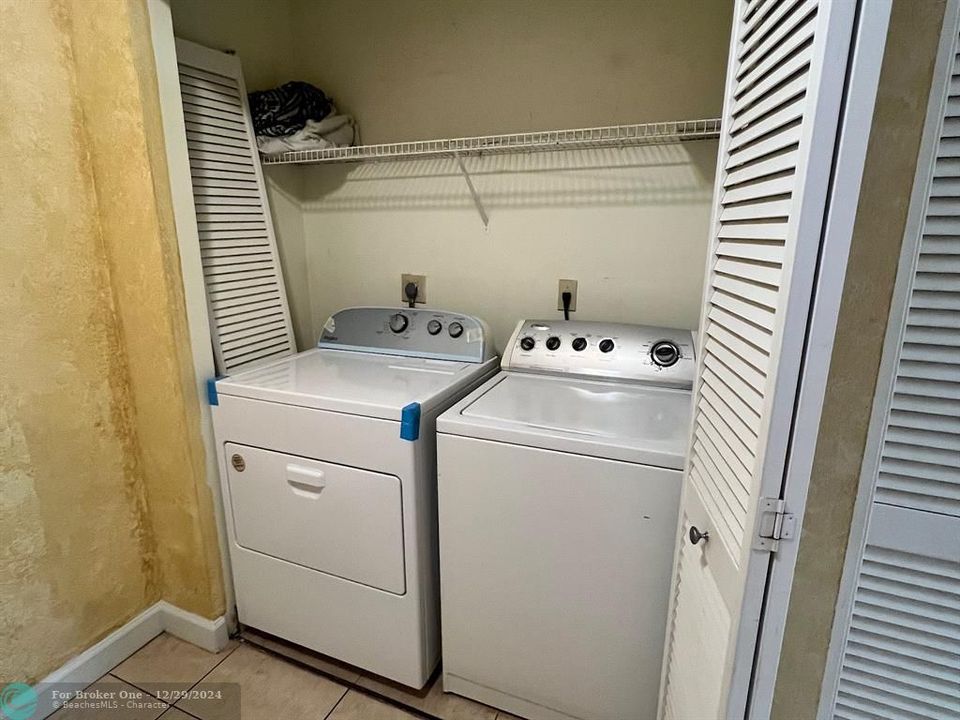 For Rent: $2,300 (2 beds, 2 baths, 1140 Square Feet)