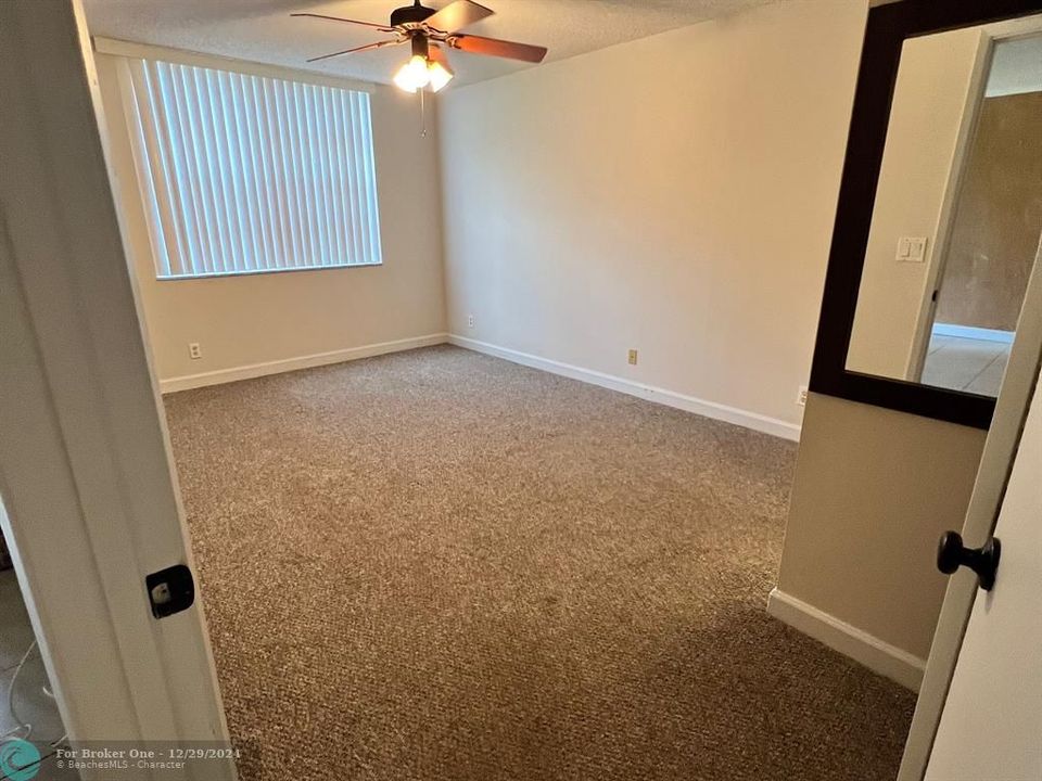 For Rent: $2,300 (2 beds, 2 baths, 1140 Square Feet)