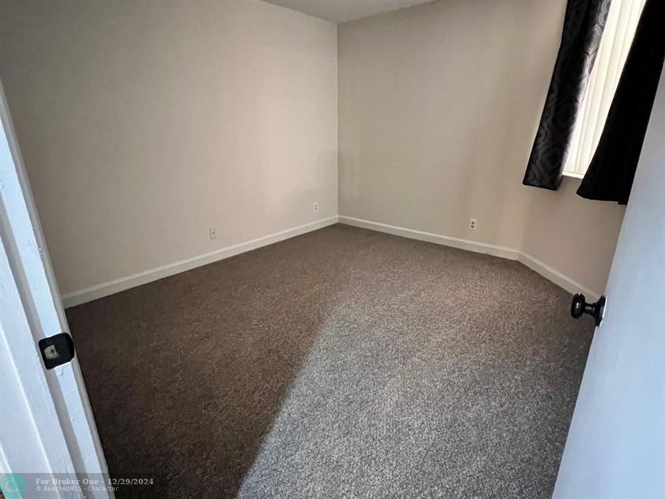 For Rent: $2,300 (2 beds, 2 baths, 1140 Square Feet)