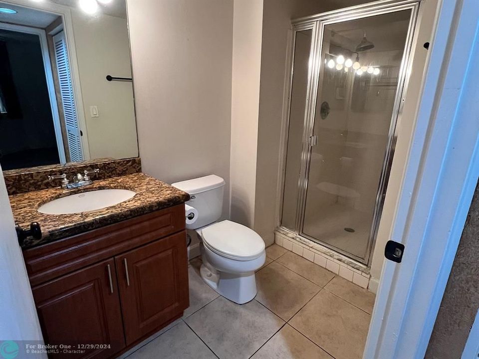 For Rent: $2,300 (2 beds, 2 baths, 1140 Square Feet)