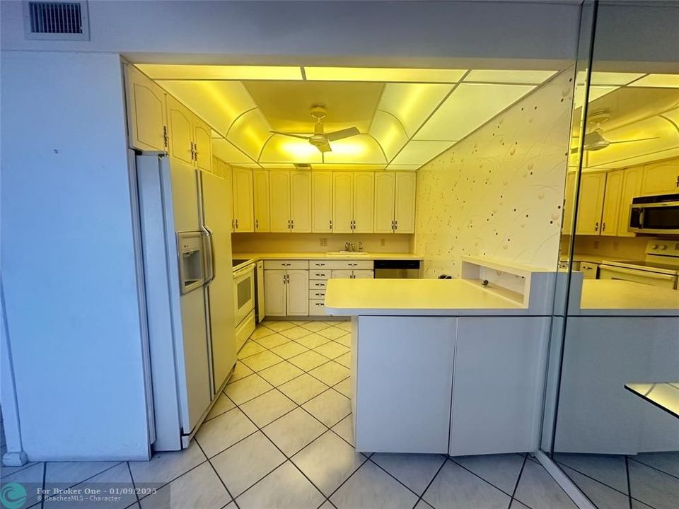 En Venta: $179,900 (2 camas, 2 baños, 1000 Pies cuadrados)