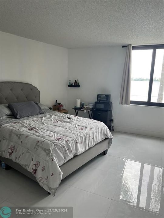 En Venta: $272,000 (2 camas, 2 baños, 1120 Pies cuadrados)