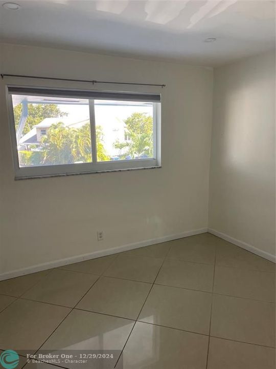 For Rent: $2,200 (2 beds, 2 baths, 950 Square Feet)