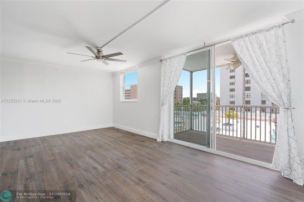 For Rent: $2,650 (2 beds, 2 baths, 1069 Square Feet)