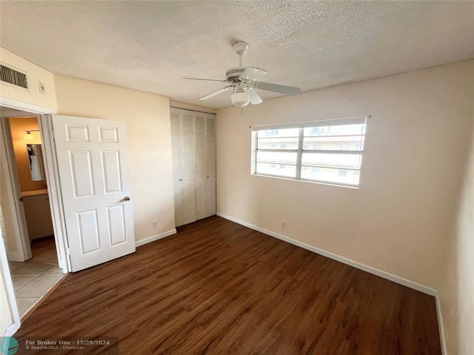 For Rent: $1,800 (2 beds, 2 baths, 944 Square Feet)