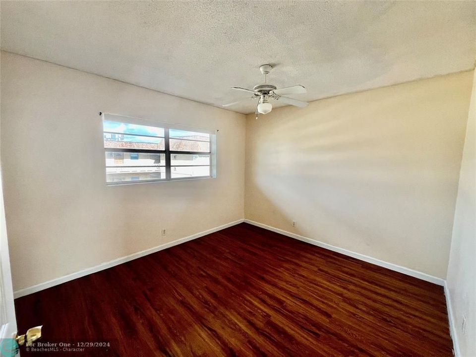 For Rent: $1,800 (2 beds, 2 baths, 944 Square Feet)