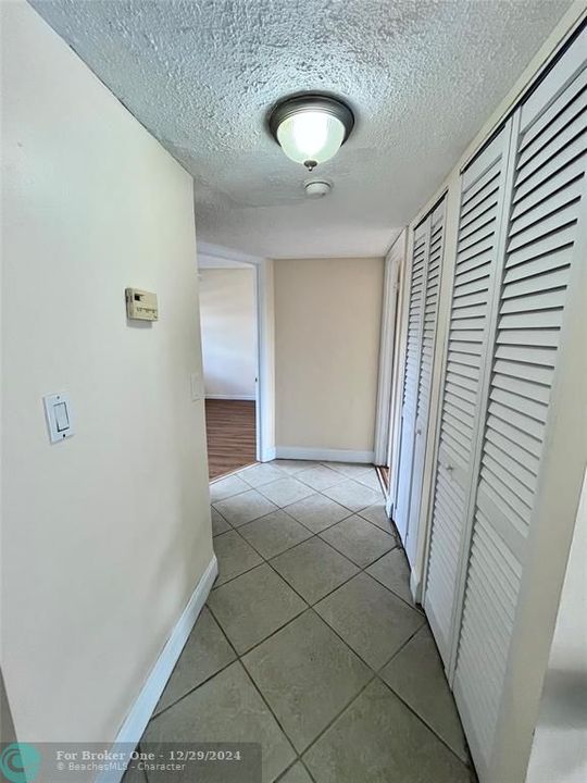 For Rent: $1,800 (2 beds, 2 baths, 944 Square Feet)