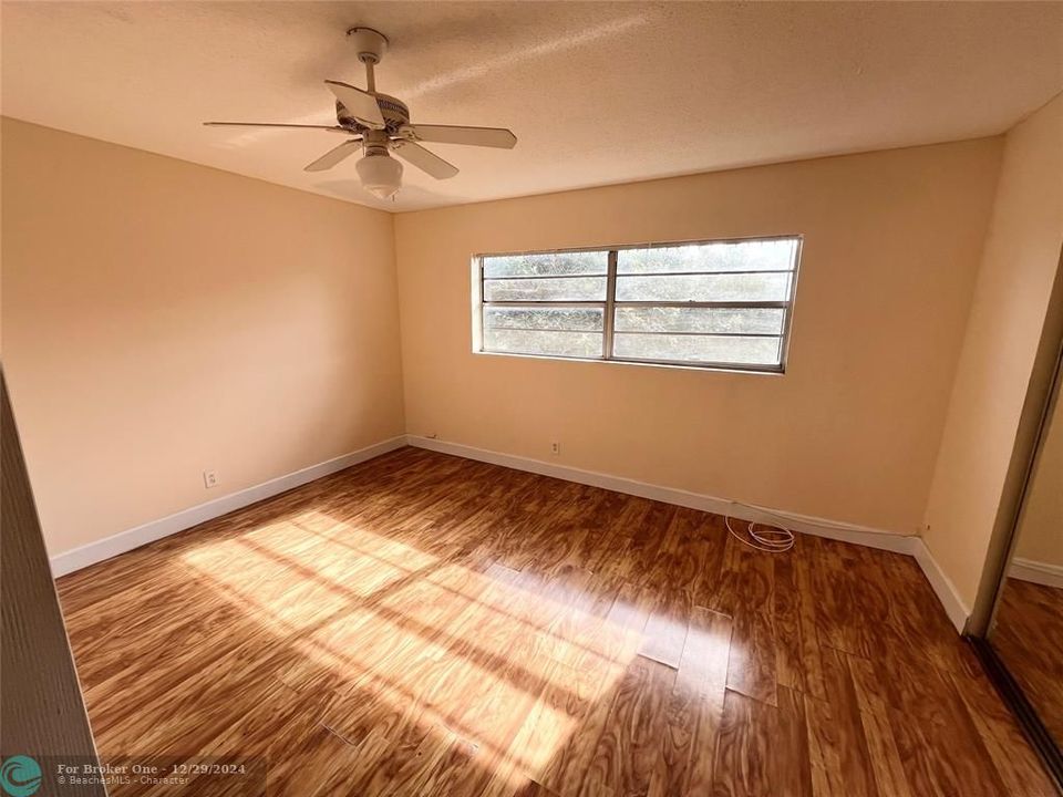 For Rent: $1,800 (2 beds, 2 baths, 944 Square Feet)