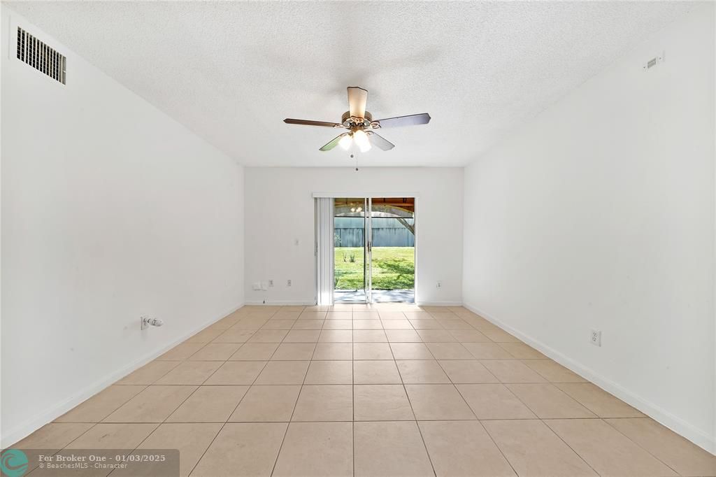 For Sale: $269,900 (2 beds, 2 baths, 1130 Square Feet)