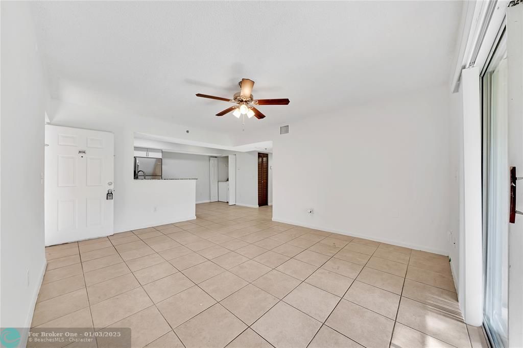 For Sale: $269,900 (2 beds, 2 baths, 1130 Square Feet)